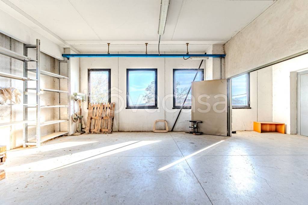 locale commerciale in affitto a Quarrata in zona Campiglio