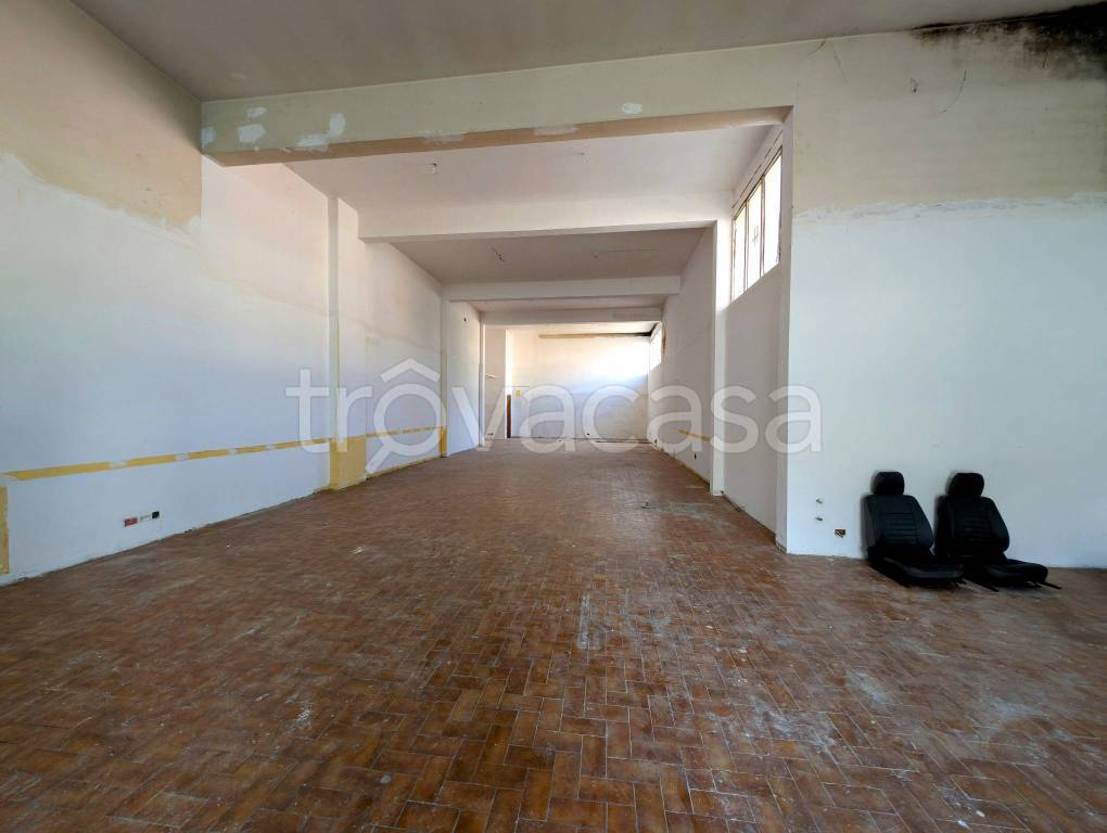 negozio in affitto a Quarrata