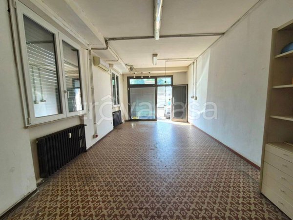 locale commerciale in affitto a Quarrata