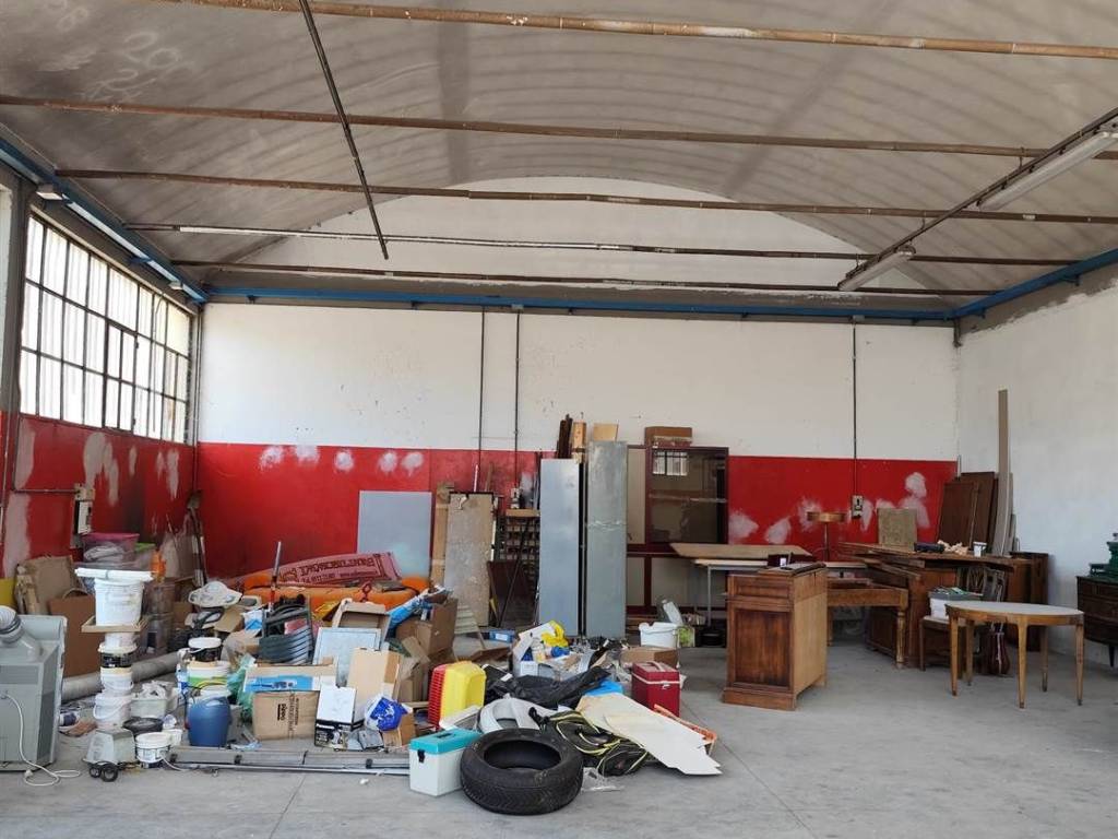 locale commerciale in affitto a Quarrata in zona Valenzatico