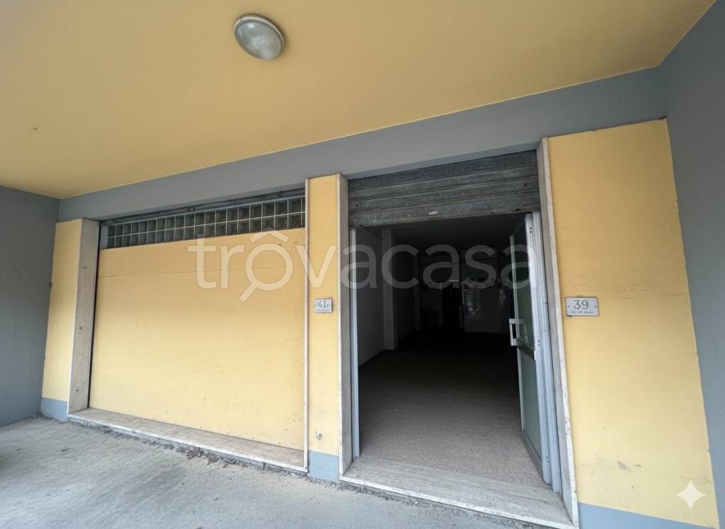 locale commerciale in affitto a Quarrata