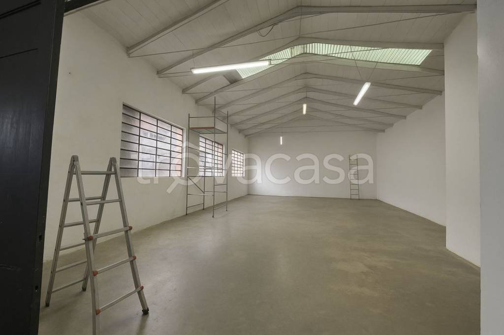 locale commerciale in affitto a Quarrata