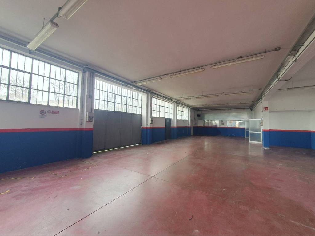 locale commerciale in affitto a Quarrata