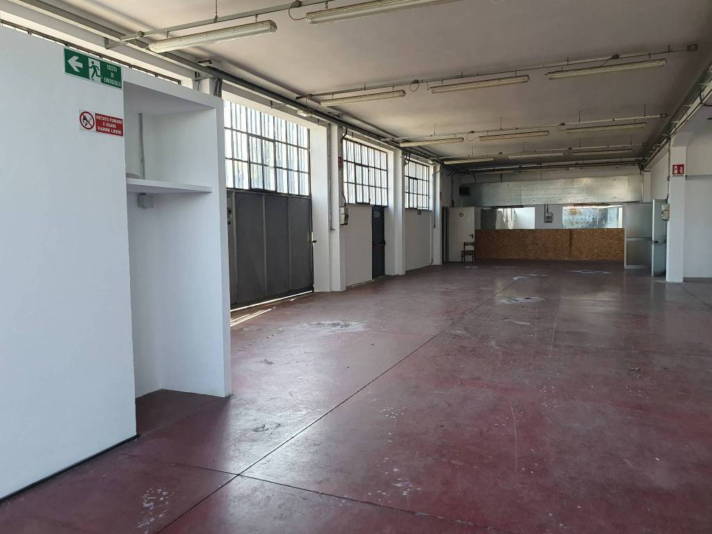 locale commerciale in affitto a Quarrata