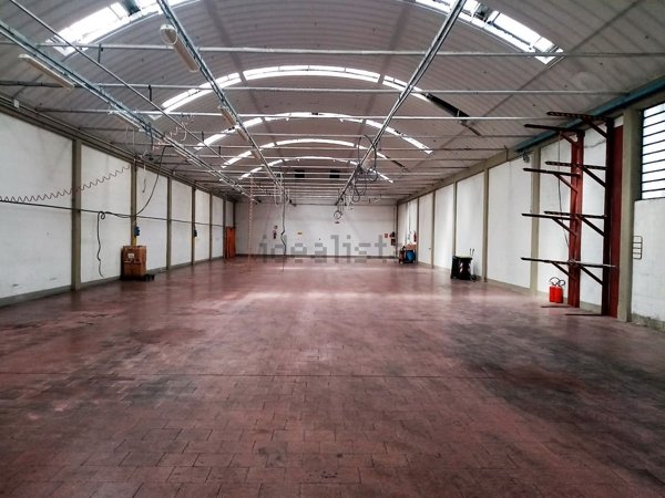 negozio in affitto a Quarrata