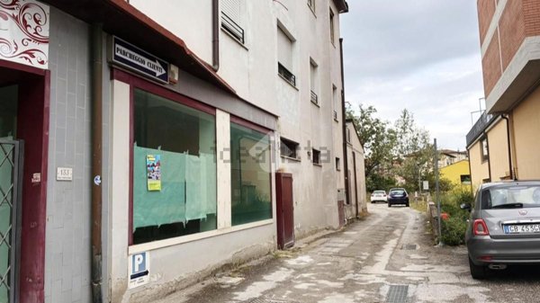 locale commerciale in affitto a Quarrata