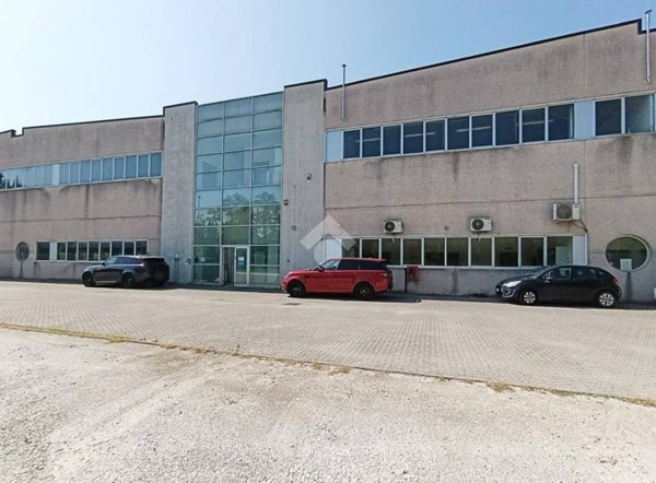 negozio in affitto a Serravalle Pistoiese in zona Masotti
