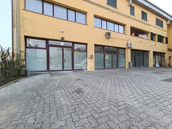 negozio in affitto a Serravalle Pistoiese in zona Ponte di Serravalle