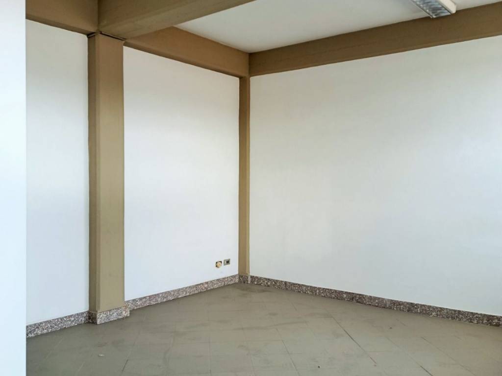 negozio in affitto a Serravalle Pistoiese in zona Casalguidi