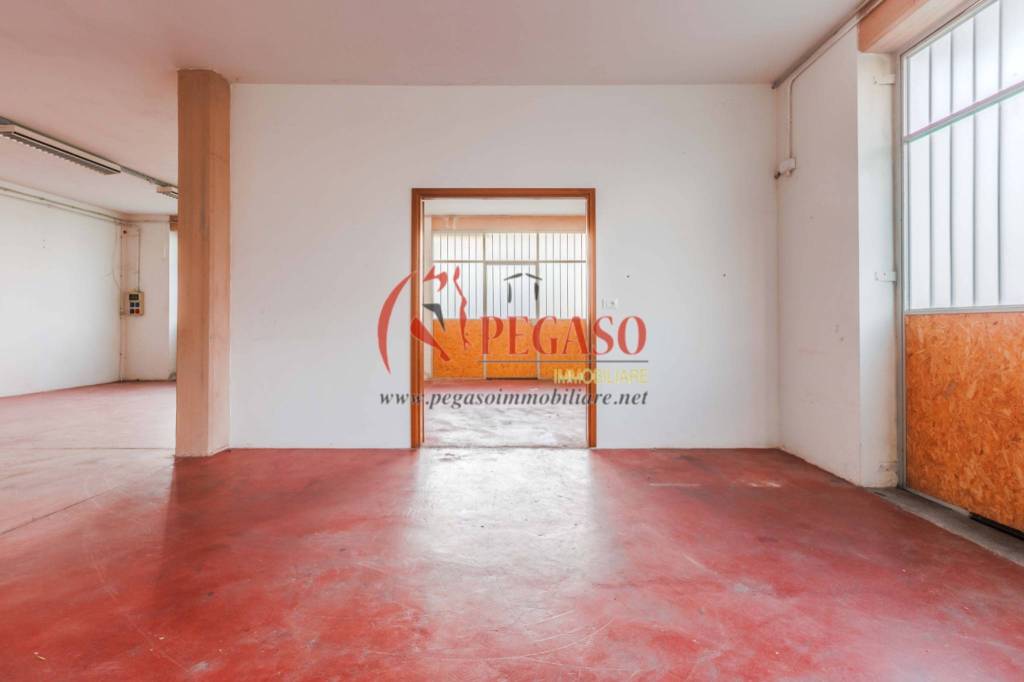 locale commerciale in affitto ad Uzzano in zona Santa Lucia