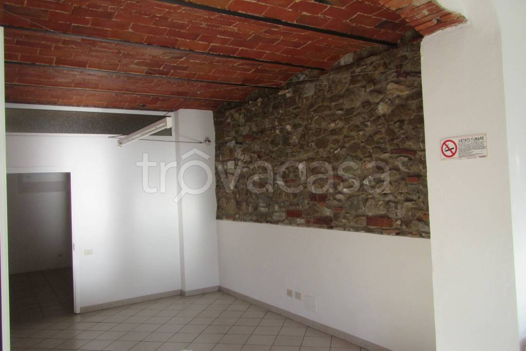 negozio in affitto a Bagno a Ripoli in zona Grassina