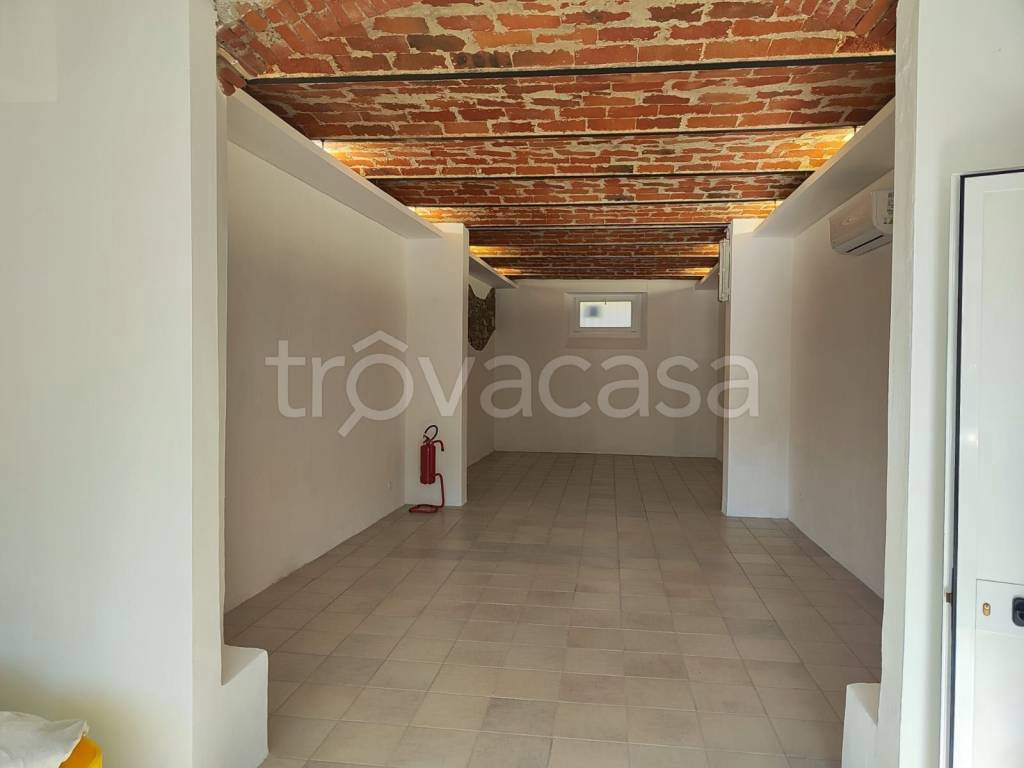 negozio in affitto a Bagno a Ripoli in zona Grassina