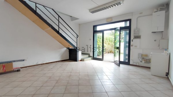 ufficio in affitto a Bagno a Ripoli in zona Grassina