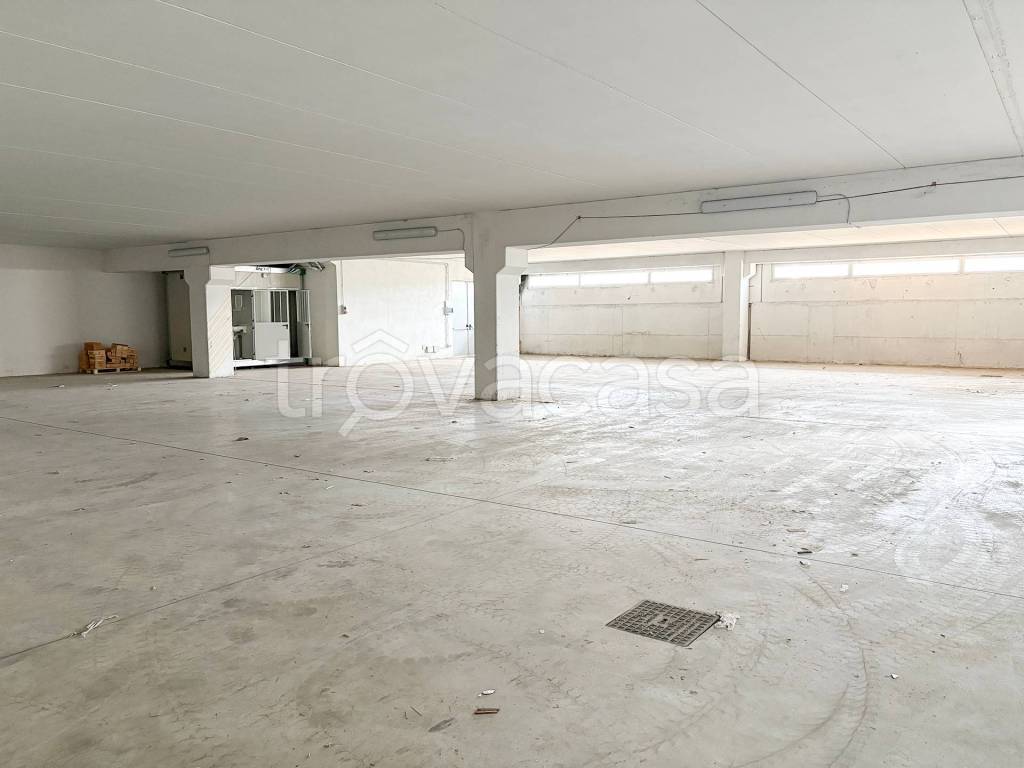 locale commerciale in affitto a Bagno a Ripoli in zona Vallina