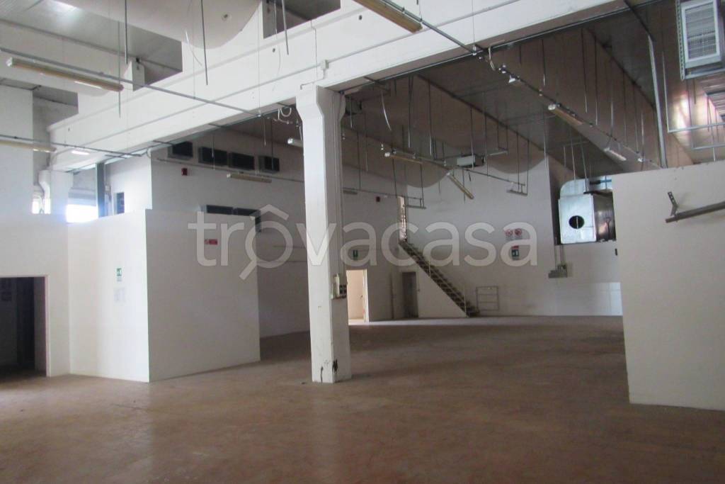 locale commerciale in affitto a Bagno a Ripoli in zona Candeli