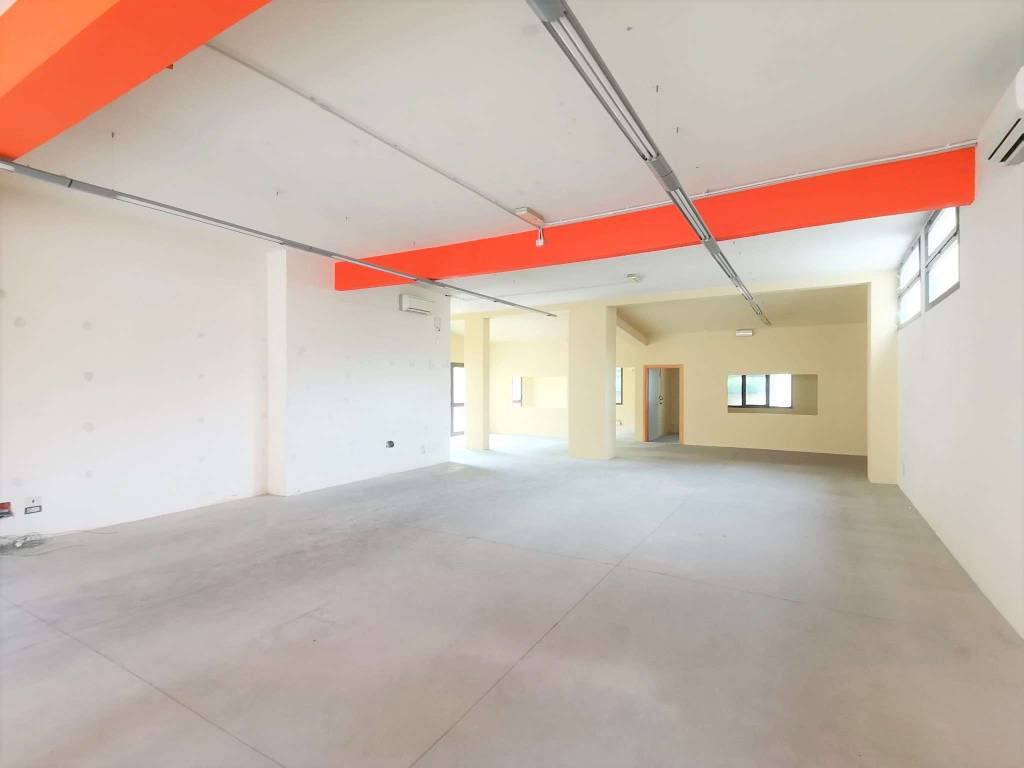 negozio in affitto a Bagno a Ripoli in zona Grassina