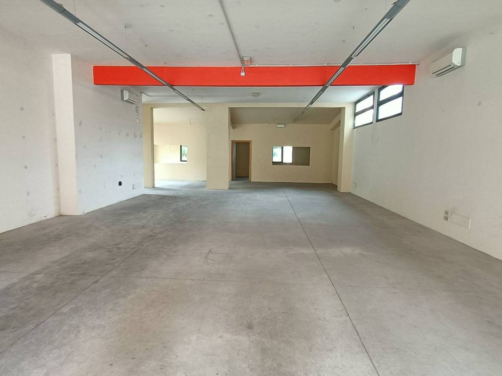 negozio in affitto a Bagno a Ripoli in zona Grassina