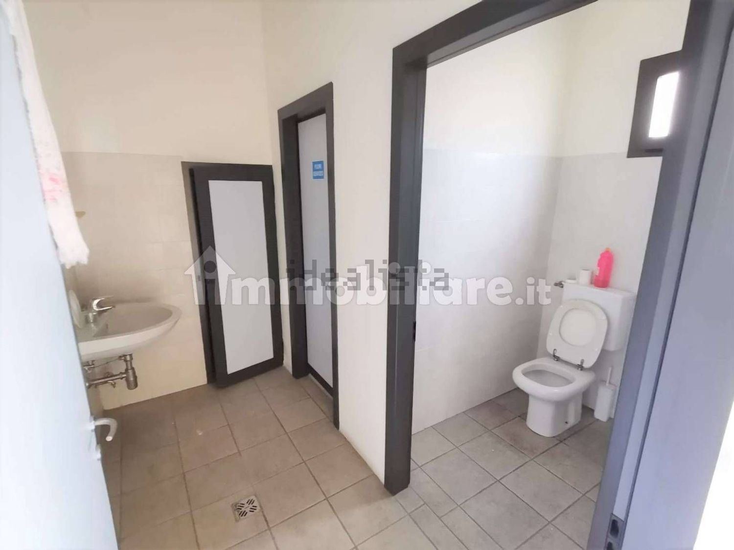 ufficio in affitto a Bagno a Ripoli in zona Grassina