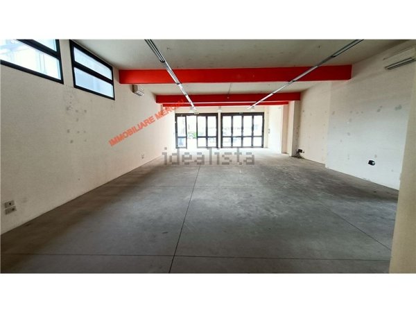 negozio in affitto a Bagno a Ripoli in zona Grassina