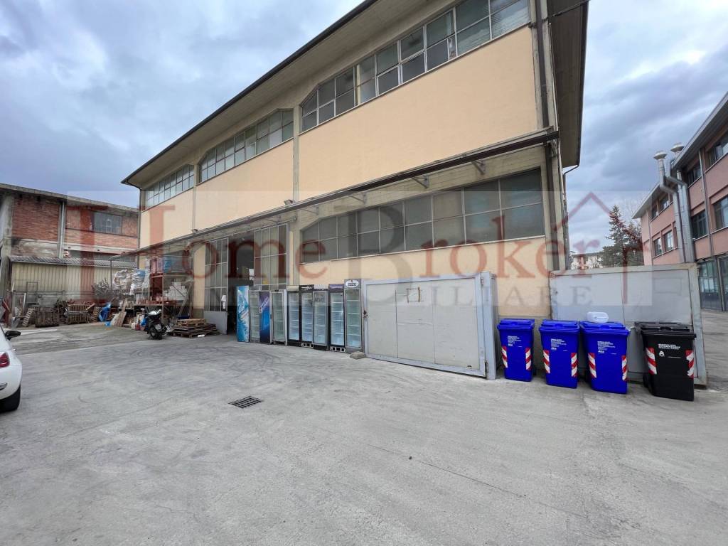 locale commerciale in affitto a Bagno a Ripoli in zona Grassina