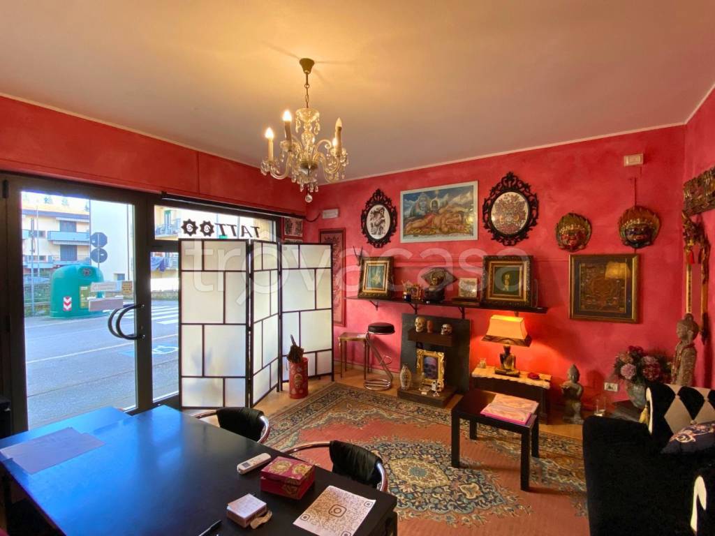 negozio in affitto a Bagno a Ripoli in zona Grassina