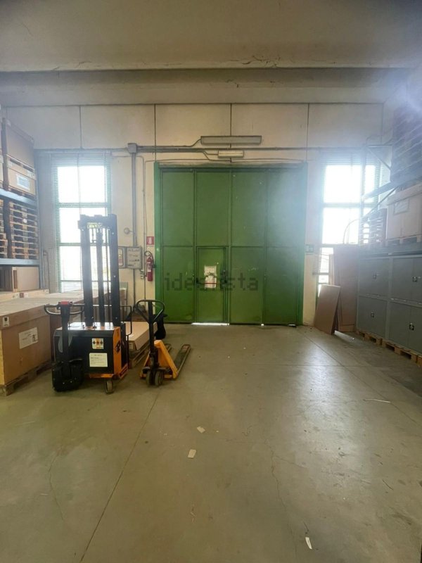 capannone in affitto a Bagno a Ripoli in zona Vallina