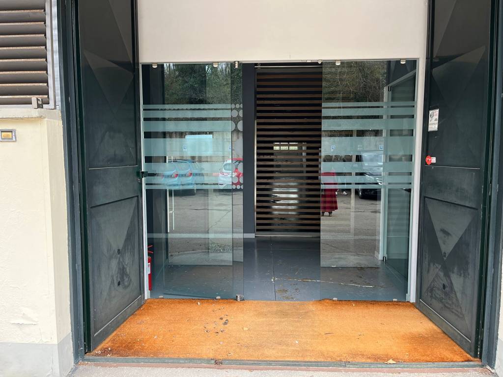 locale commerciale in affitto a Bagno a Ripoli in zona Ponte a Ema