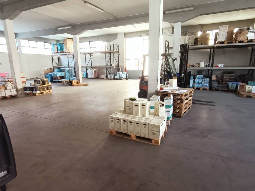 locale commerciale in affitto a Bagno a Ripoli in zona Grassina