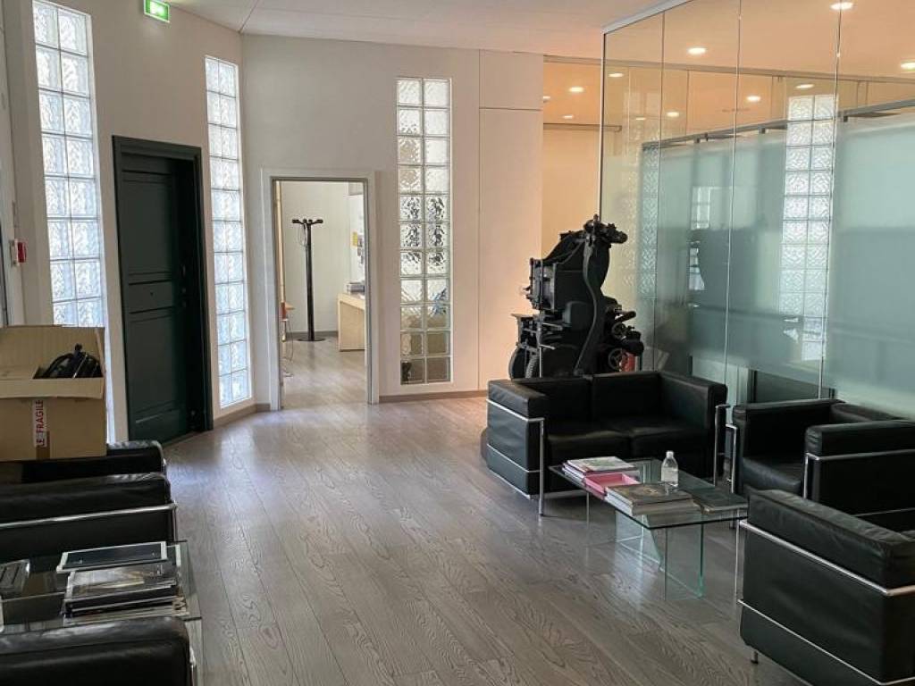 locale commerciale in affitto a Bagno a Ripoli in zona Vallina