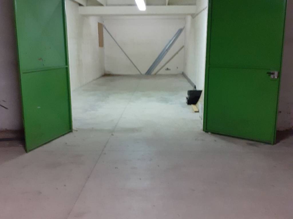 locale di sgombero in affitto a Bagno a Ripoli in zona Vallina