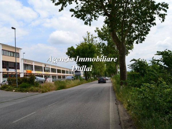 locale commerciale in affitto a Borgo San Lorenzo