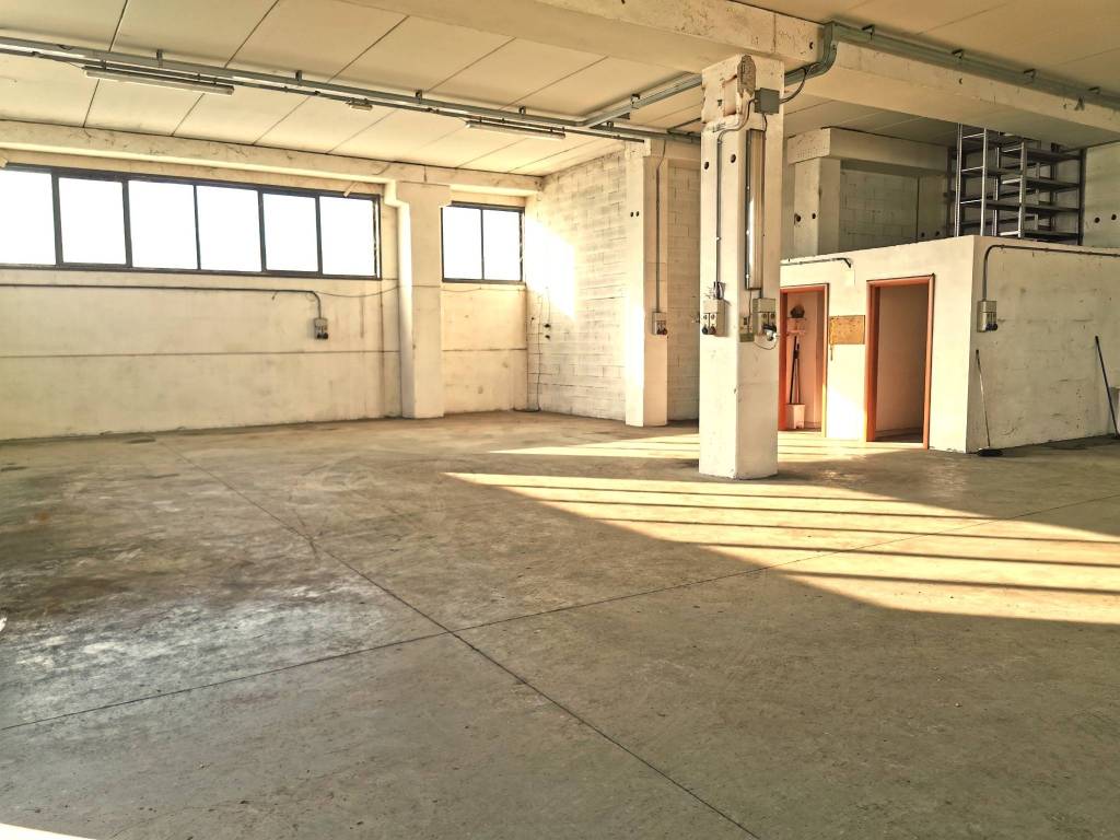 locale commerciale in affitto a Borgo San Lorenzo