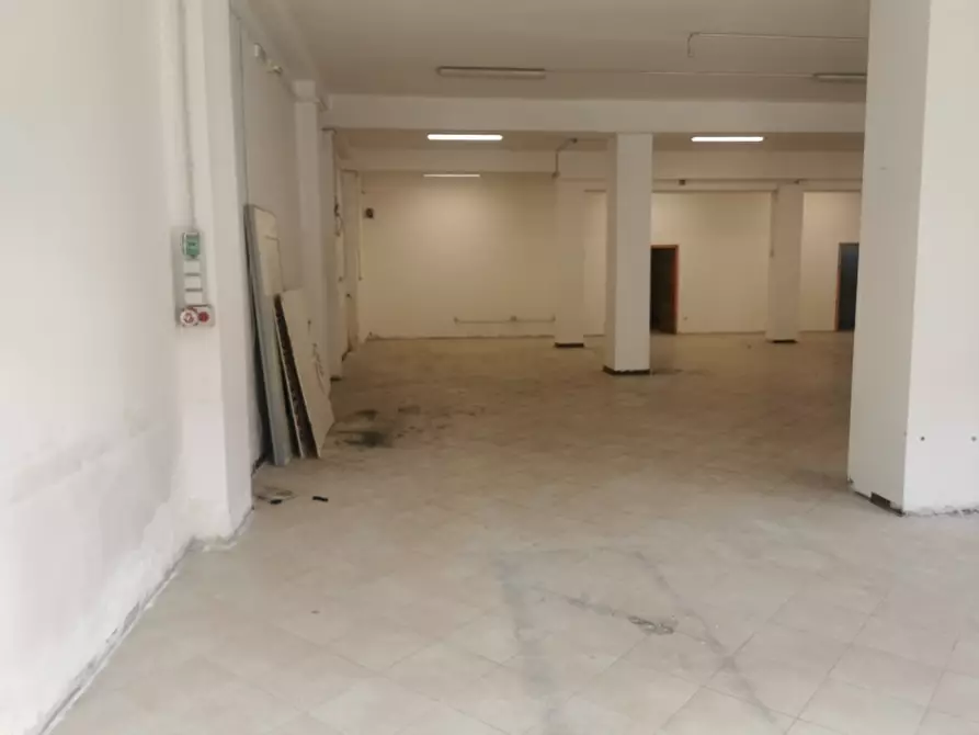 locale commerciale in affitto a Borgo San Lorenzo
