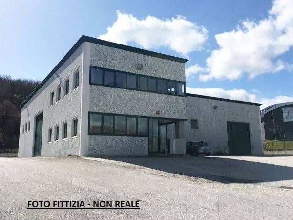 locale commerciale in affitto a Calenzano