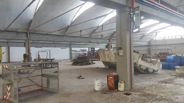 capannone in affitto a Calenzano