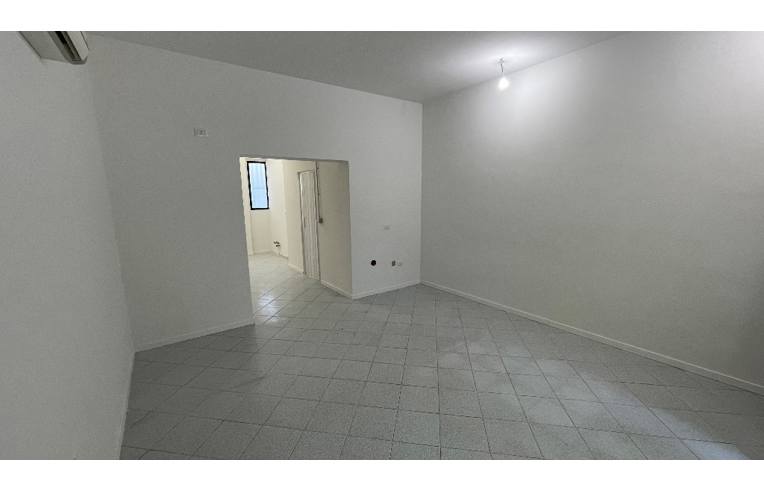 negozio in affitto a Calenzano