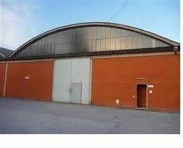 locale commerciale in affitto a Calenzano