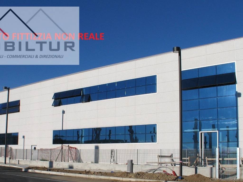 locale commerciale in affitto a Calenzano