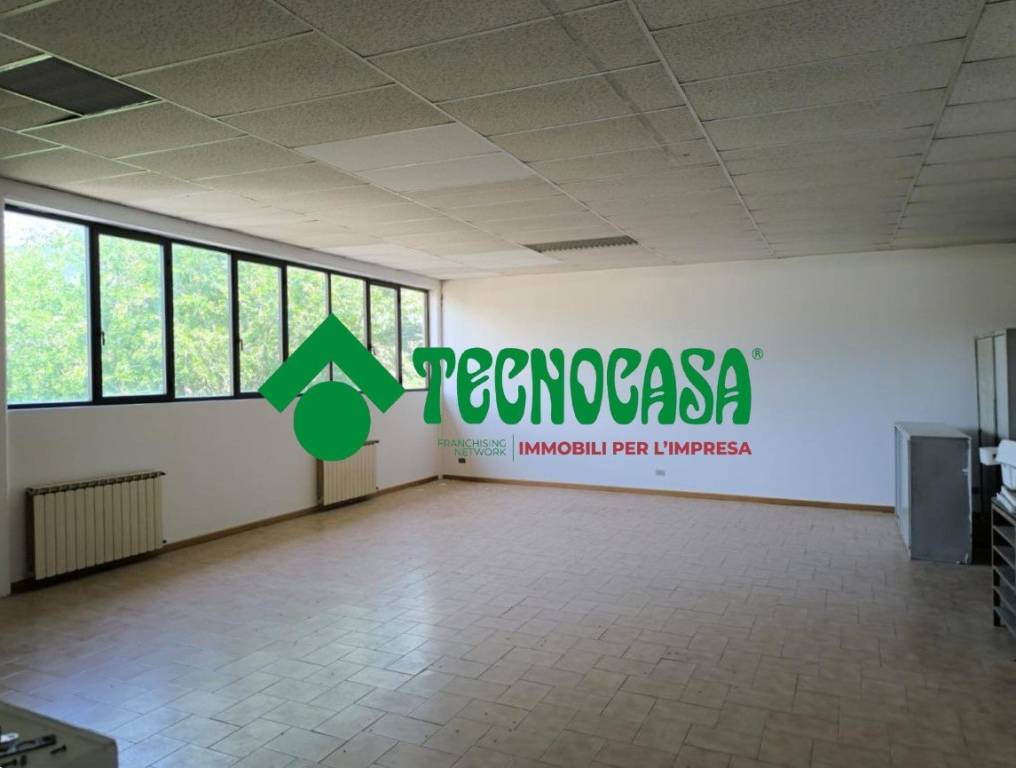 negozio in affitto a Calenzano