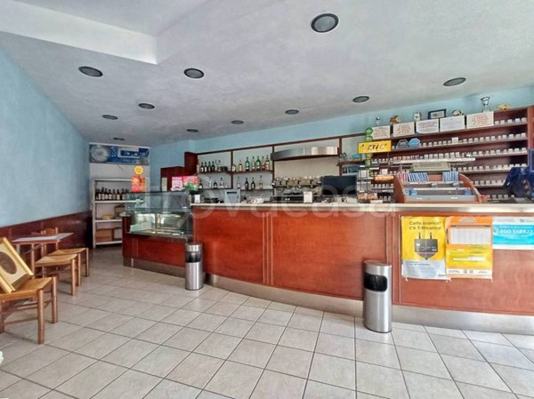 negozio in affitto a Calenzano