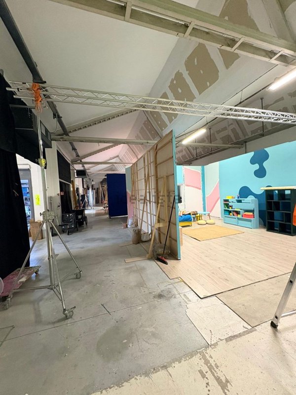 capannone in affitto a Calenzano