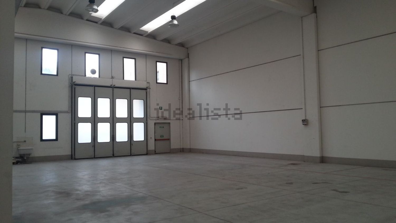 capannone in affitto a Calenzano