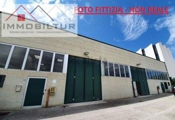 locale commerciale in affitto a Calenzano