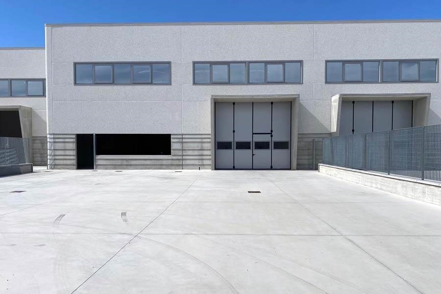 locale commerciale in affitto a Calenzano