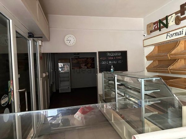 negozio in affitto a Calenzano