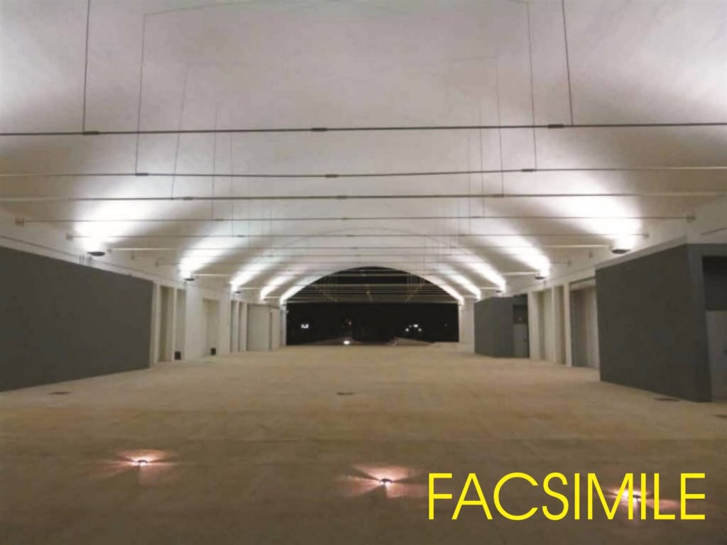 locale commerciale in affitto a Calenzano