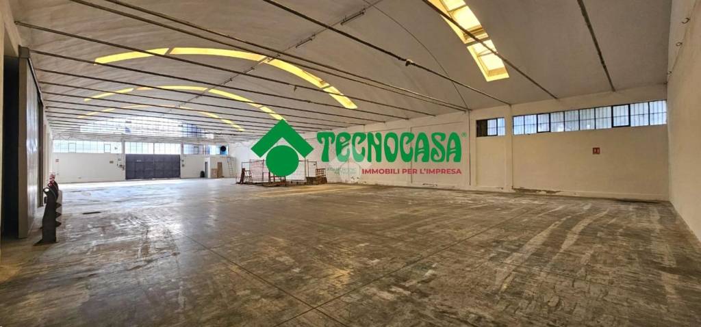 locale commerciale in affitto a Calenzano