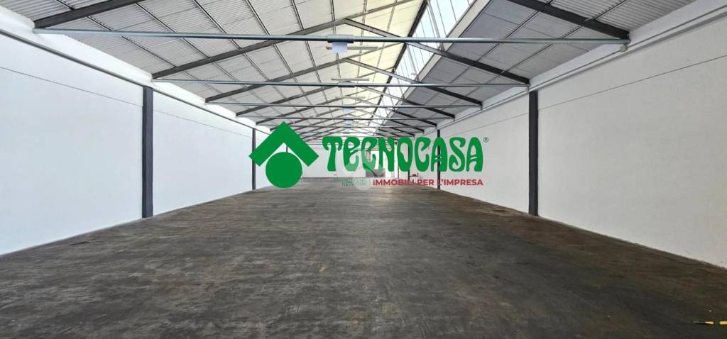 locale commerciale in affitto a Calenzano