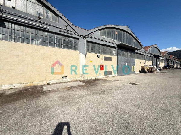 capannone in affitto a Calenzano