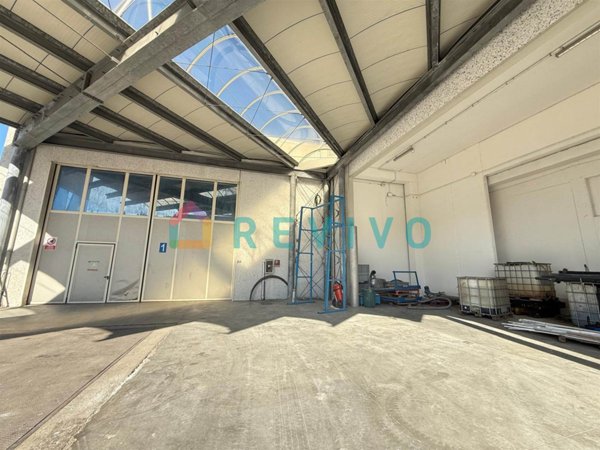 capannone in affitto a Calenzano